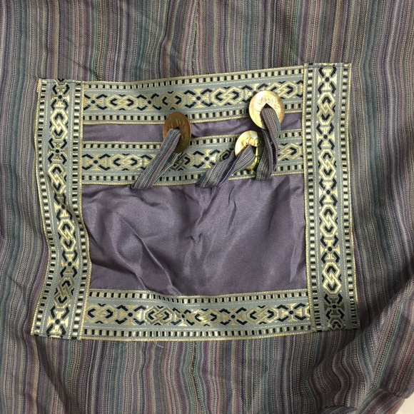 🌺 Hand Sewn Crossbody Zip Top Bag from Bali - Picture 3 of 7